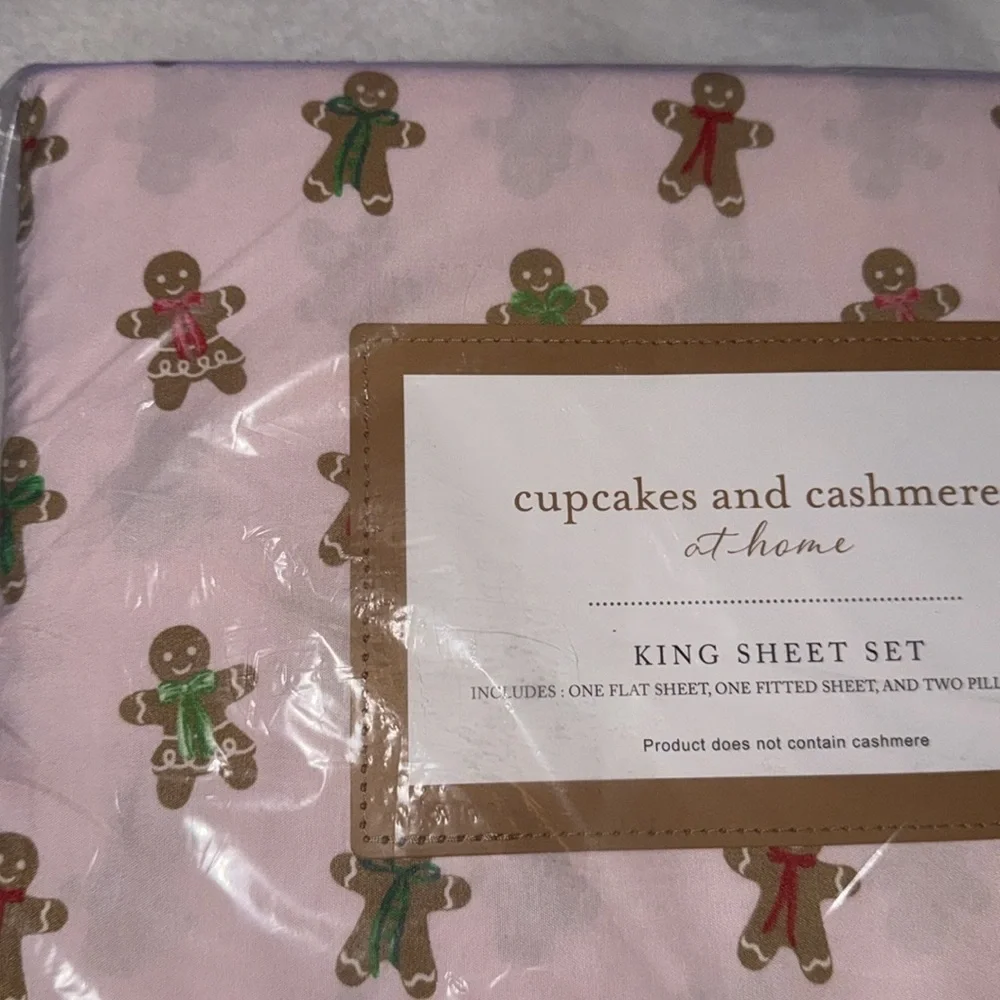 CUPCAKES & CASHMERE Gingerbread Treat Sheet Set in Pink